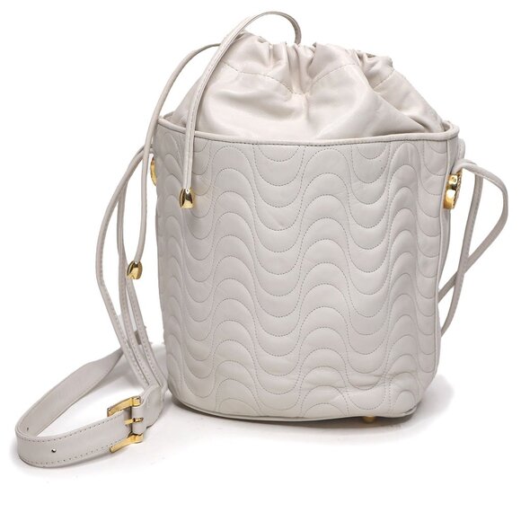 Valentino Orlandi Handbags - Vintage Valentino Orlandi Italy Cream Leather Bucket Shoulder Bag Quilted Body